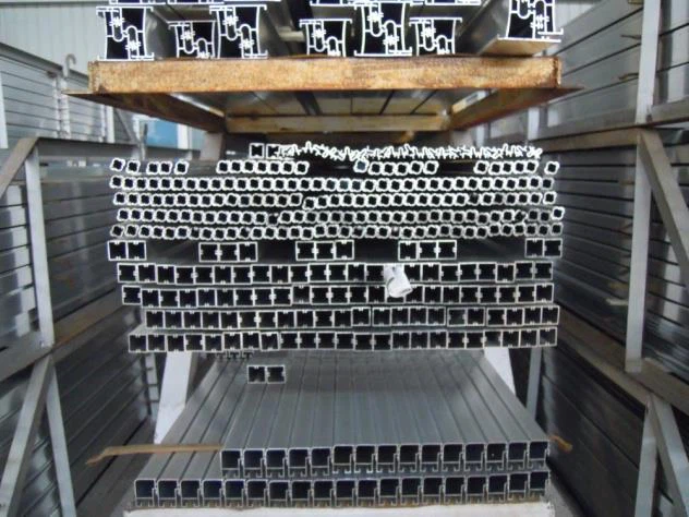 Hot-dipped Galvanized C-Steel Solar Panel Structure Ground Mounting System